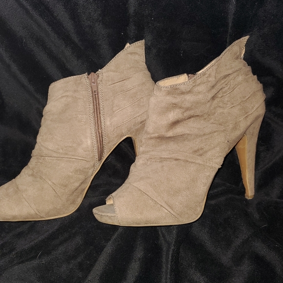 Peekaboo bootie - Picture 2 of 5